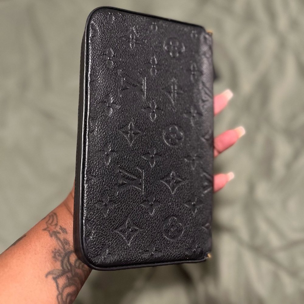 Louis Vuitton Feliche a pouch w/ gold chain - Picture 5 of 8